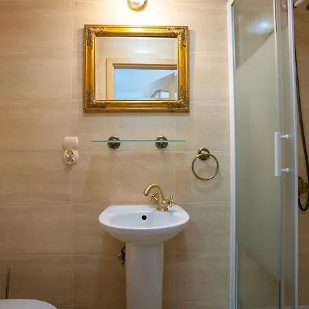 Pod Szrenica 2 Bed & Breakfast