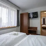 Pod Szrenica 2 Bed & Breakfast